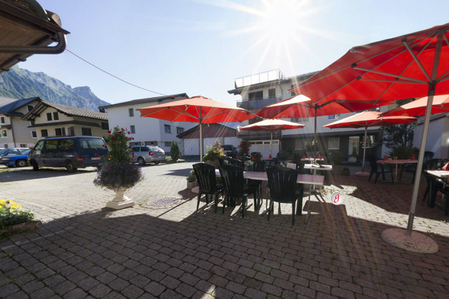 <span>Gasthaus Post<br>360° panoramatour</span><i>→</i>